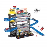 Veľká parkovacia garáž s heliportom