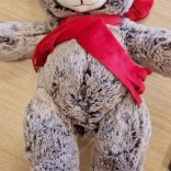 plyšový medveď sivý s čiapkou a šálom 40 cm